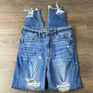 American Eagle Women’s Distressed Highest Rise Jegging, size 4